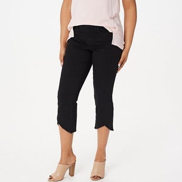 NWT NYDJ CRISS CROSS HEM SLIM CAPRI JEANS BLACK 00 & 2 - Picture 1 of 11